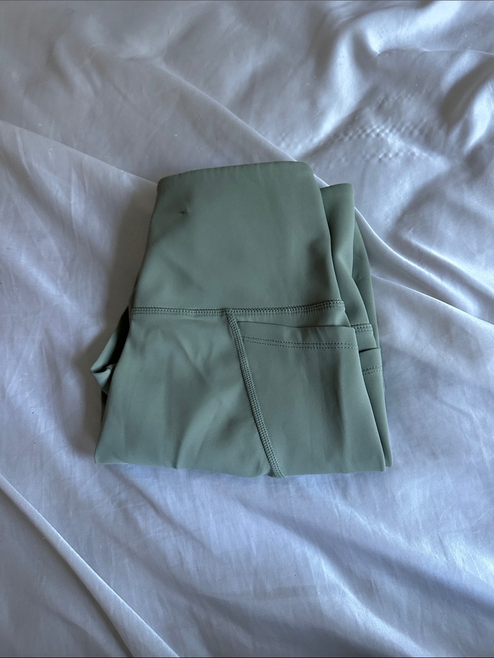 WomenPerformance Pocket Leggings - Sage Green